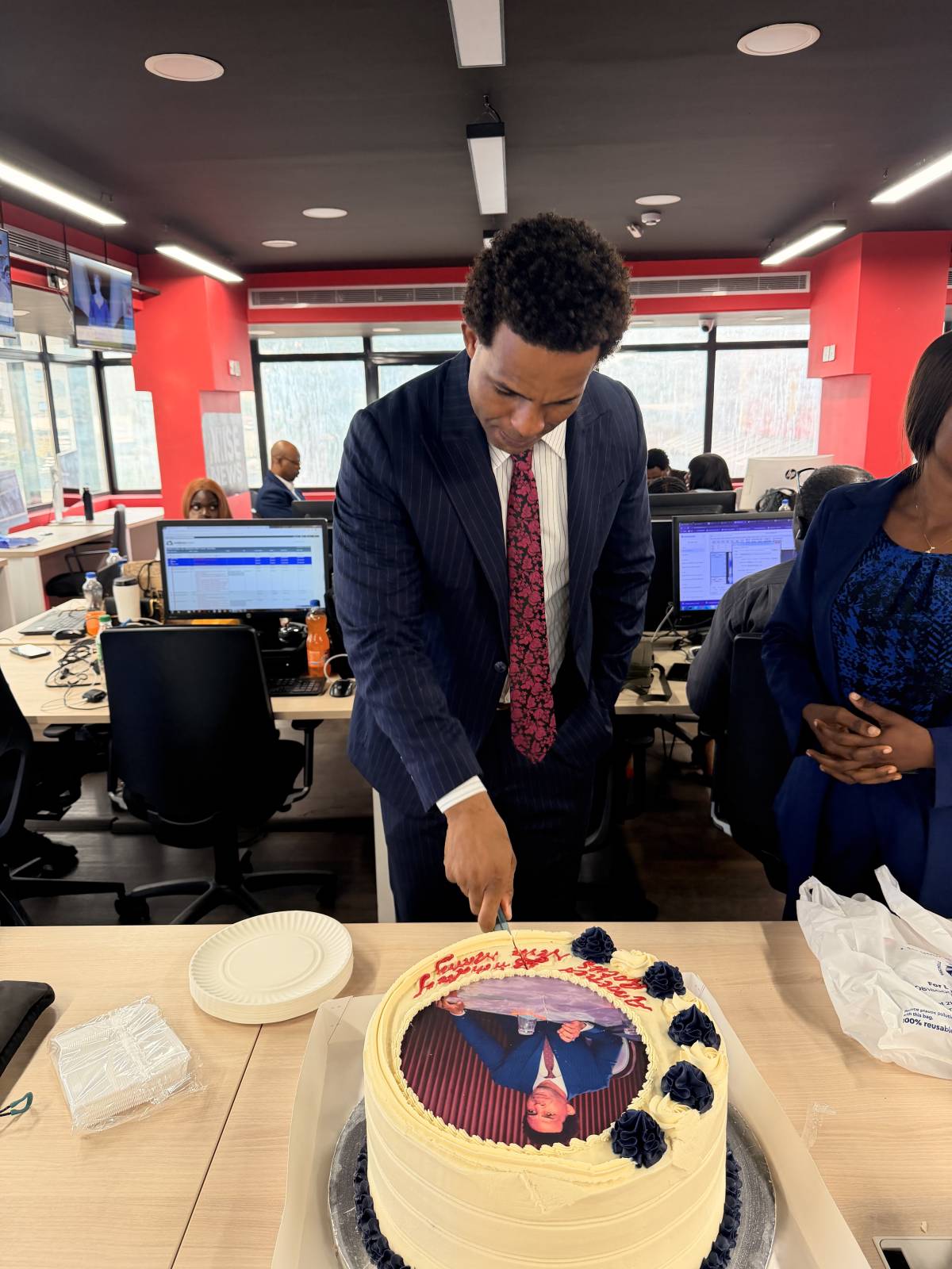 Birthday was Sunday but of course had to share with my @arisenews family upon my return to βwerkβ af...