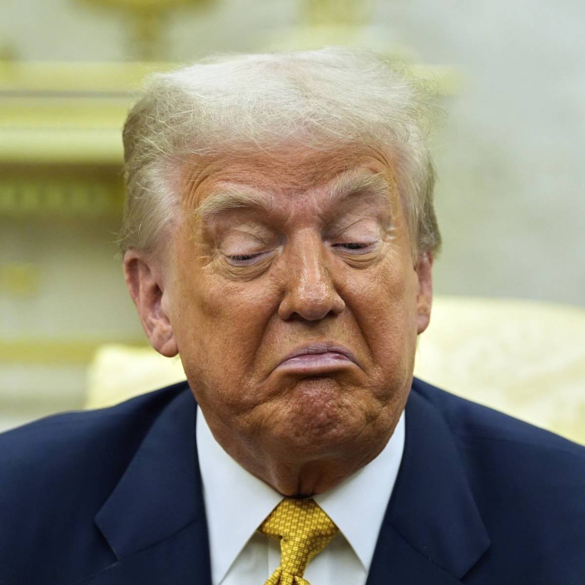 ๐จ๐ณ๐จ๐ฆ President Trump says "China will eat Canada alive" if a deal is made between them
#LekeeLekee...
