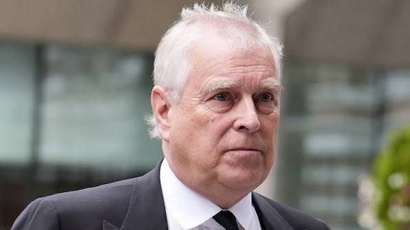 JUST IN: Britain's Andrew Mountbatten-Windsor has been arrested.
— On suspicion of misconduct in pu...