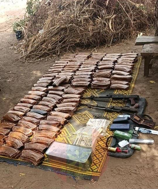 NIGERIA ARMY INTERCEPT SUSPECTED GUN RUNNER, RECOVER 969 ROUNDS OF AMMUNITION IN TARABA