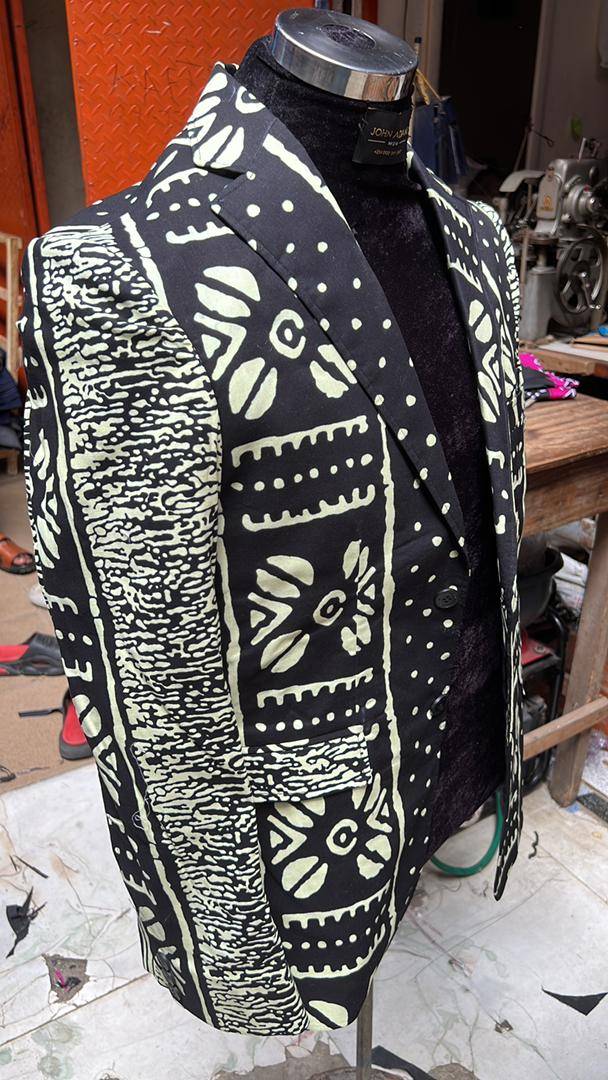 Ever imagine how crispy men can be in quality Ankara Blazers from Empire Clothing...such a metamorph...