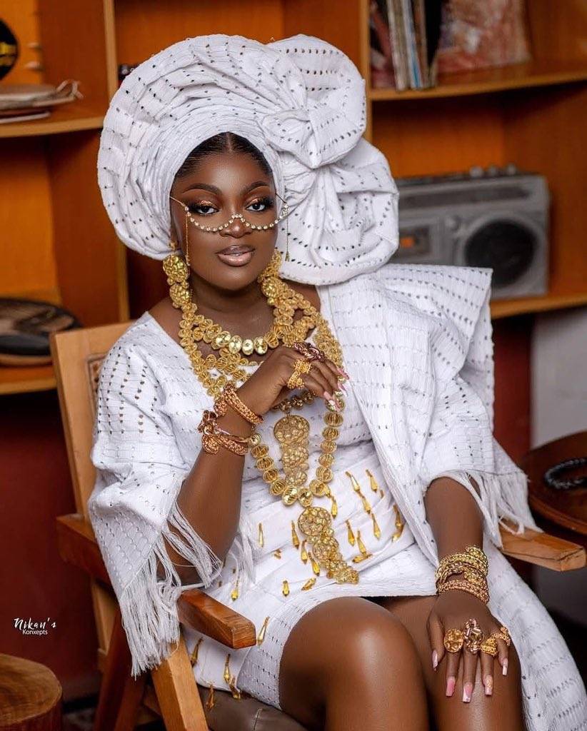 What do you think about Eniola Badmus. Please follow me I will follow back