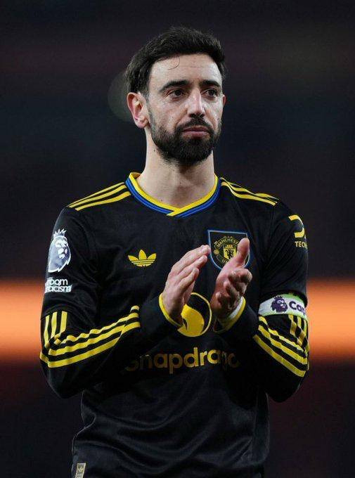 🚨🗣️ Mazraoui on the player who stood out in the Premier League:
“Of course, Bruno Fernandes is rea...