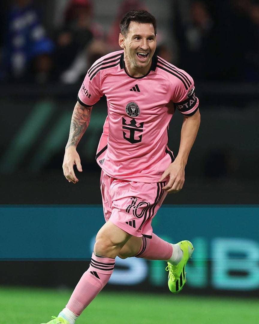๐ Lionel Messi has scored ๐๐๐๐ free-kicks (37) than penalties (35) since 2018.
๐
๐๐๐-๐๐๐๐ ๐๐๐๐๐๐....