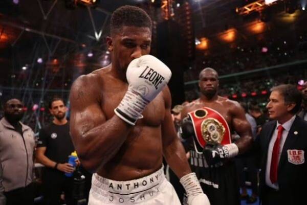 Anthony Joshua’s Return in Doubt After Fatal Crash.
Anthony Joshua may delay his boxing return foll...