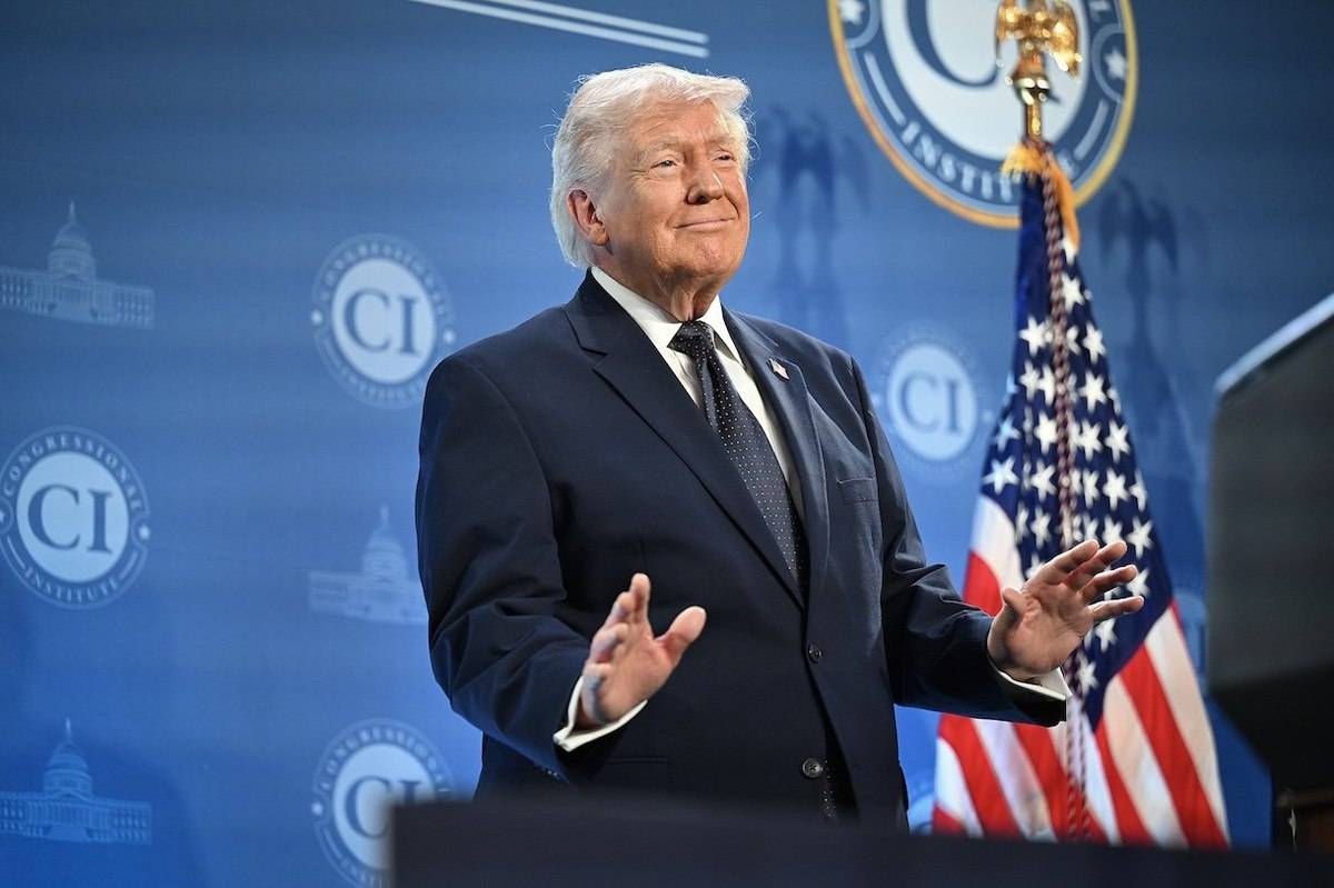 Trump Says Reports That Five US Planes Were Destroyed Are Wrong.
Trump denies reports that five US...