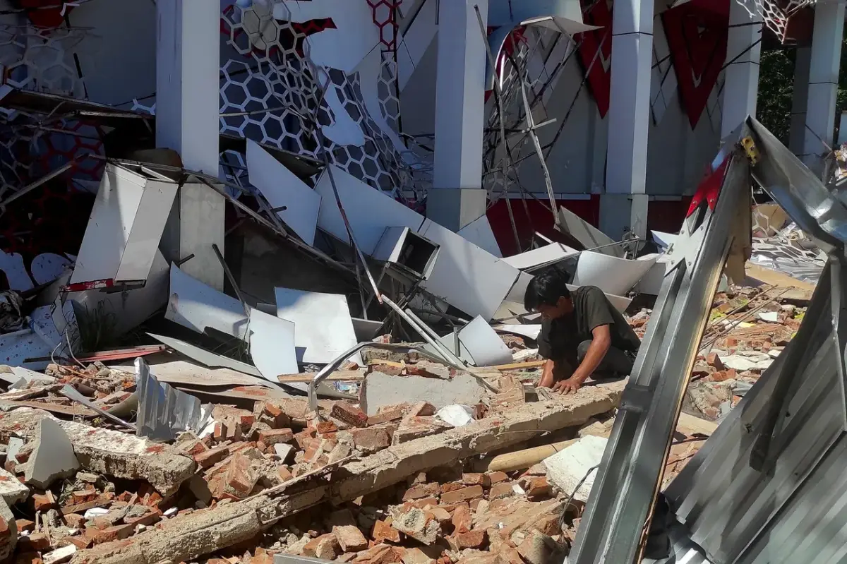 7.4 Earthquake Hits Indonesia, Triggers Tsunami Alerts.
A 7.4-magnitude earthquake struck eastern I...