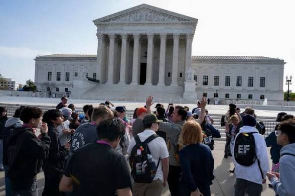 US Supreme Court Questions Trump’s Birthright Citizenship Plan.
The Supreme Court of the United Sta...