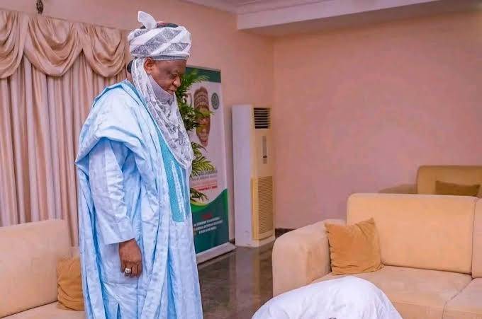 Sultan of Sokoto Denies Viral Fake Image of Governor Alia.
The Sa’ad Abubakar III has dismissed a v...