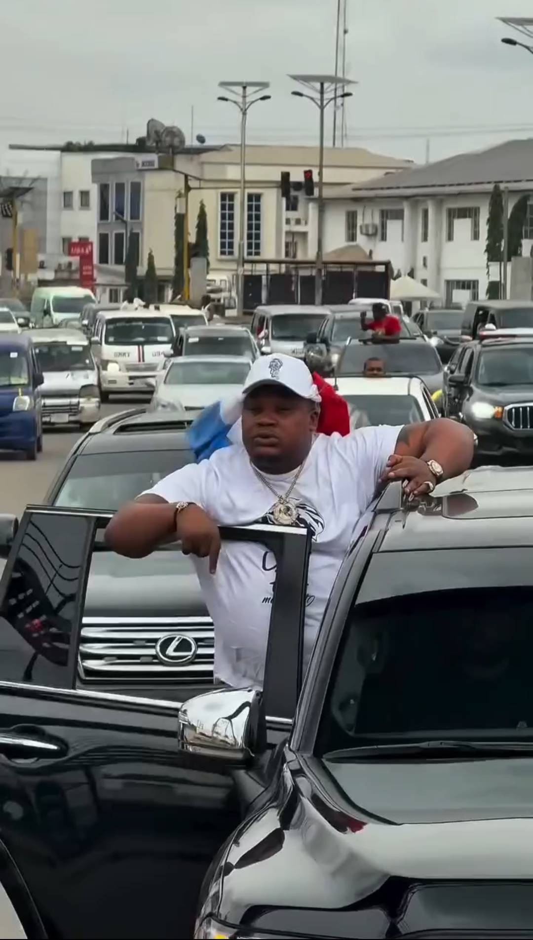 Chiefpriest kicks off his city boy movement for Tinubu in his home state ๐ฑ๐ฑ๐ฑ