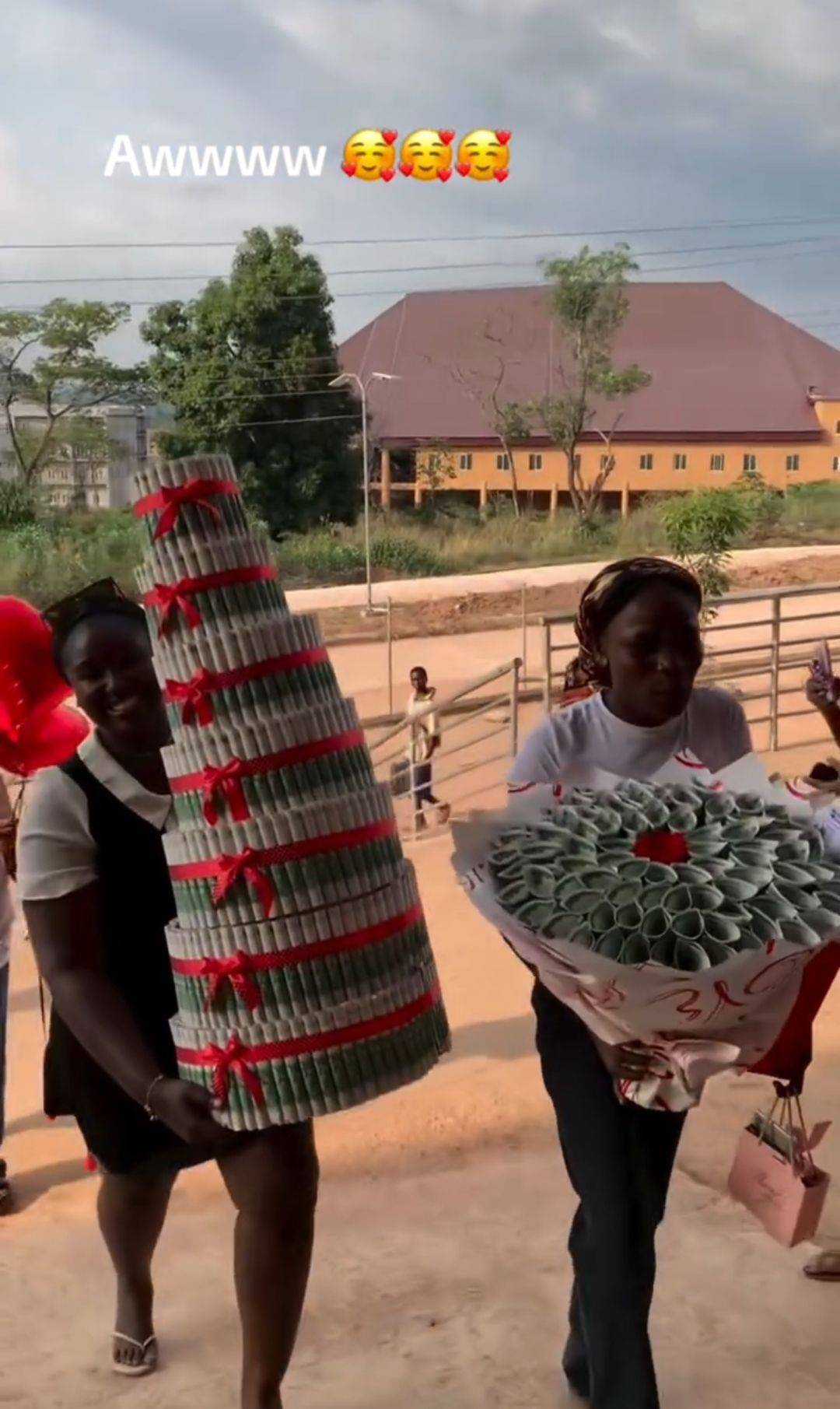 This year's Valentine sure for some people ooo
God when ooo, abi I be firewood like this so ๐ฉ๐ซ๐คท...
