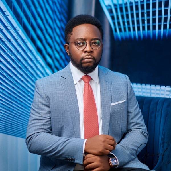 One of the most corrupt journalist in Nigeria very basis and always siding with corrupt politicians...