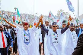 They control over 30 of d 36 governors.
Dey have nearly 80 out of 109 Senators.
Dey hold close to 25...