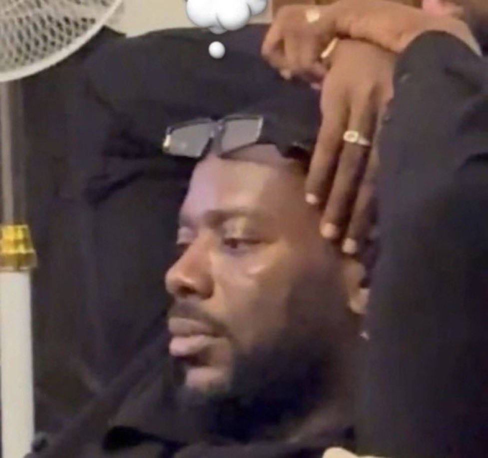 Una don dey dig Adekunle gold old tweets too, wetin these couple do una?๐ญ๐