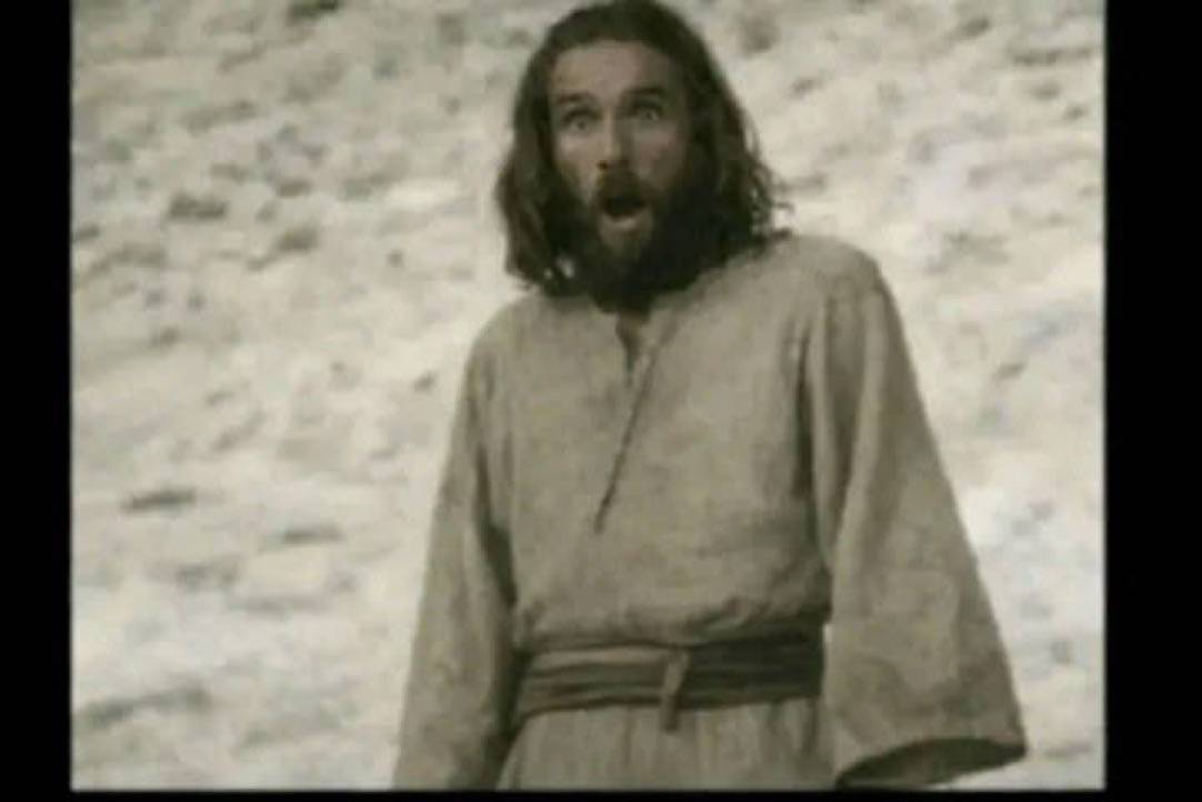 Jesus watching you insult people that will help you in future ๐ญ๐๐