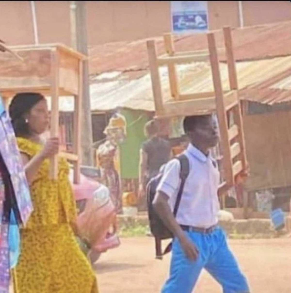 One day his wife will tell him to choose between her and his mom ๐โโ๏ธ