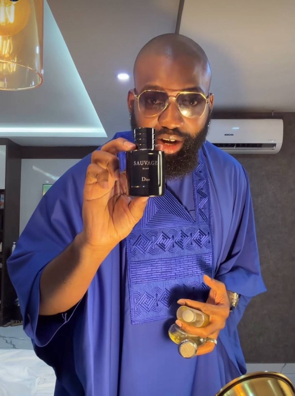 From food to perfume critic, Free food don scarce😂