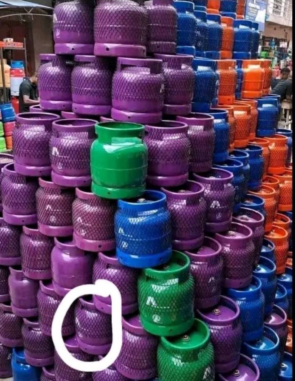 Customer: I want this one
Reply as the seller…👇