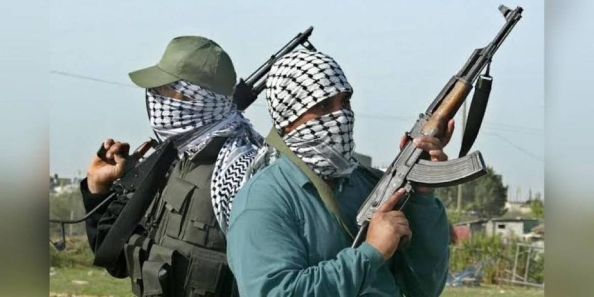 Gunmen abd¥ct Federal Ministry of Health staff from Abuja residence.
