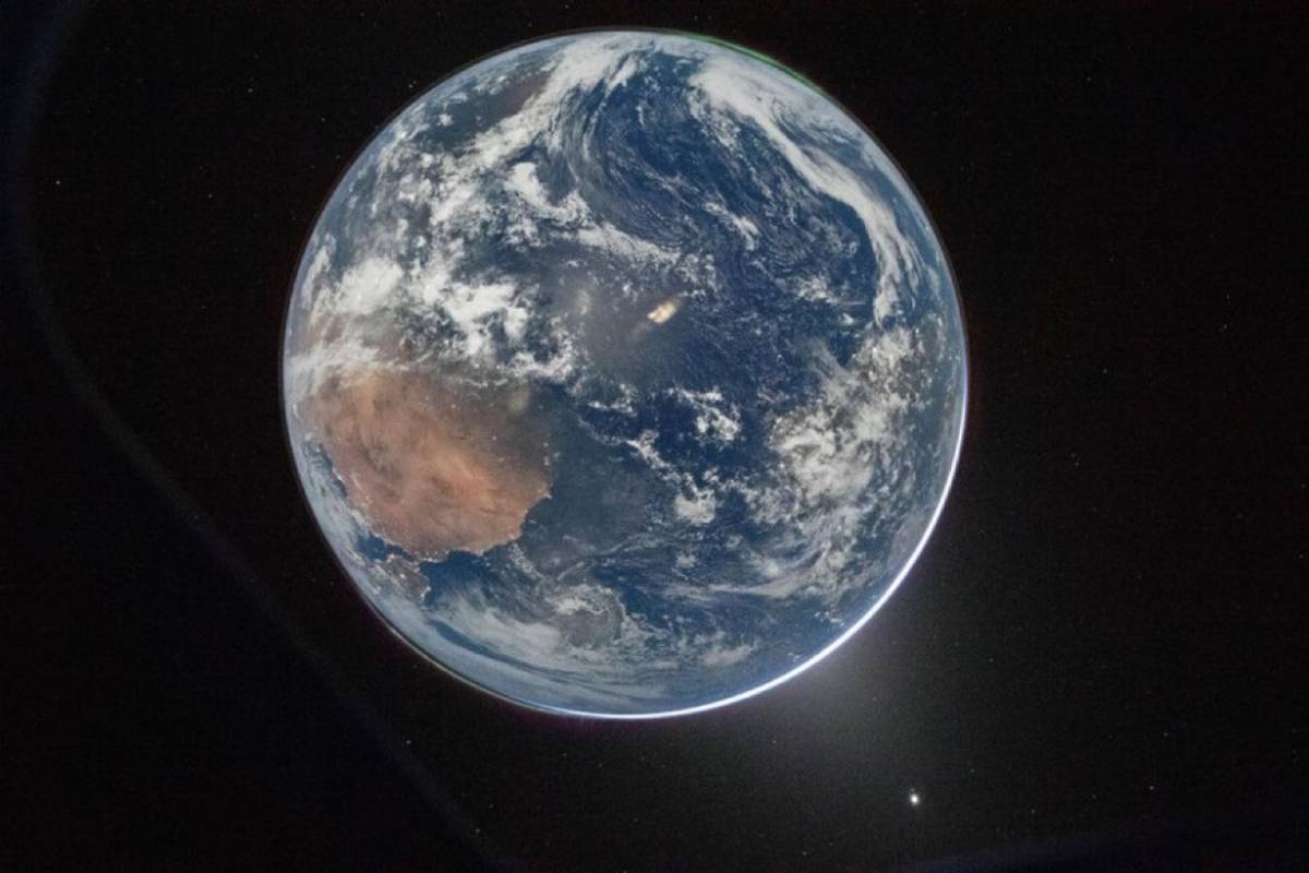 Artemis II crew captures new photo of Earth from space