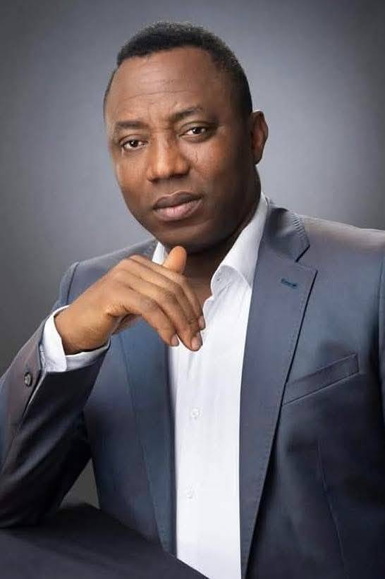 Oy blvery own brave human rights activists SOWORE @55 .
Happy birthday to you sir๐๐๐โ
๐ข