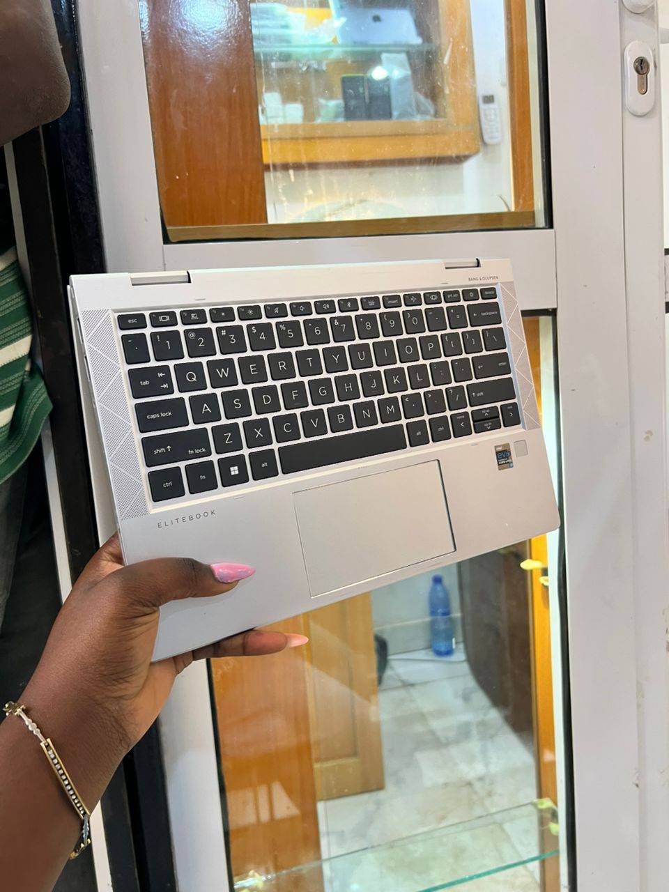 ๐ฌ๐ง Hp Elitebook 830g8 || x360 convertible ||
Intel core i7 ||
512gb ssd || 16gb ram
Keyboardlight |...