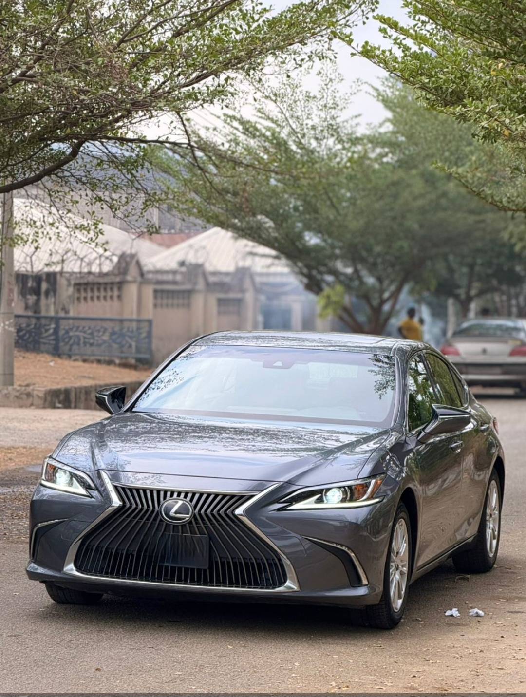 2019 accident free es350 with new duty @ 55 million naira only