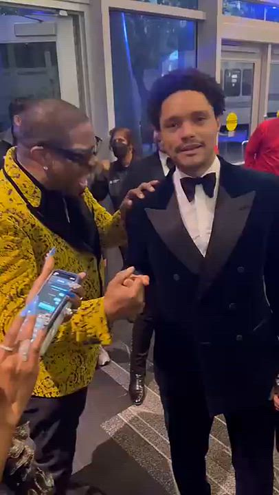 @Trevornoah e be like the bottle contributed to the vibes!  You too much! we are standing behind you...