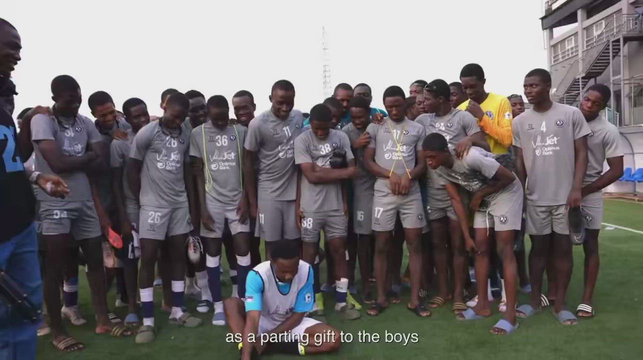Victor Osimhen gave the players of beyond limits football academy some footballing advice and 10 mil...