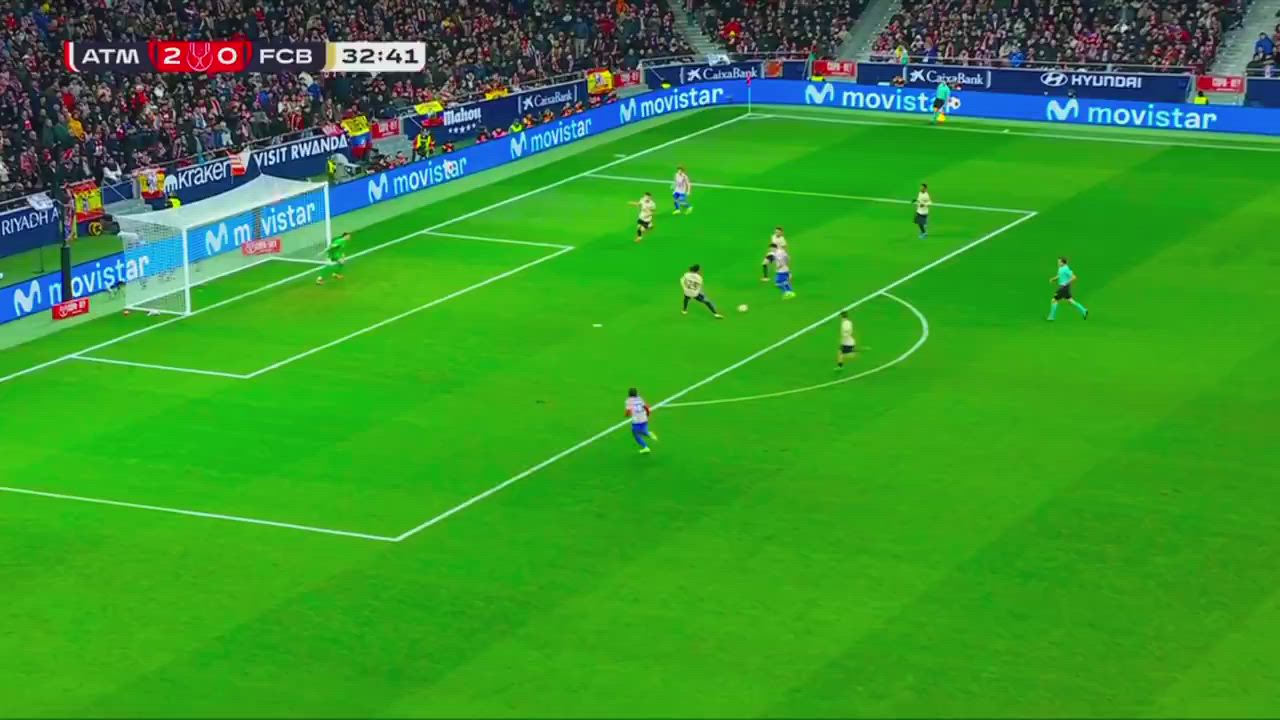 🚨🇪🇸 ADEMOLA LOOKMAN MAKES IT THREE FOR ATLETICO MADRID! BARCELONA ARE GETTING DESTROYED!
The. game...