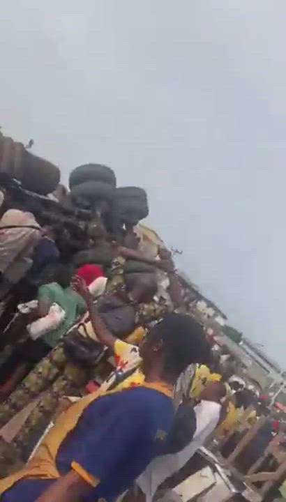 11 people reportedly de@d after a tanker’s break failure at Toll Gate, Sango Ota this morning