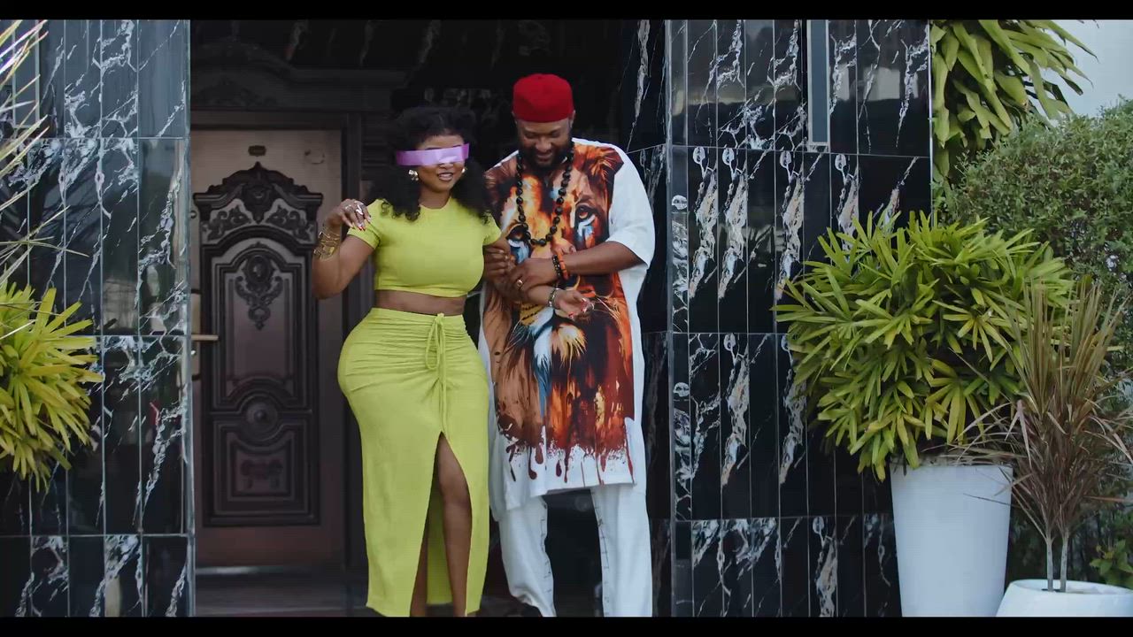 see how he surprised his chic for vAl