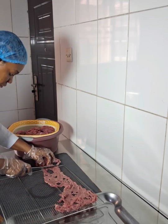 Day 3 of How KiLiShi is made 
Meat goes into the racks 
#howkilishiismade 
#wilnnakilishi 
#Leke...