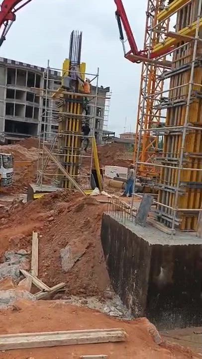 Inspecting the ongoing Imo state Revenue service building.
