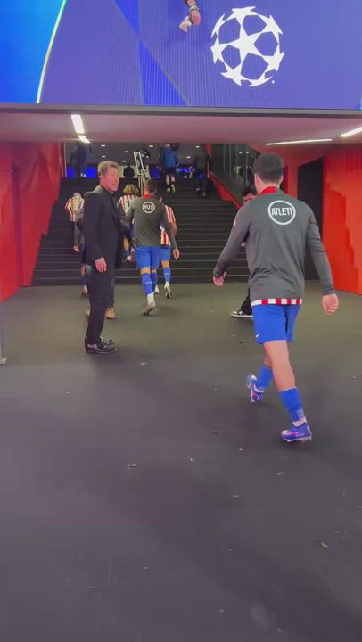 Diego Simeone is in love with Ademola Lookman 🤣❤️🤍🇳🇬 

They hug again in the tunnel
 @highlight