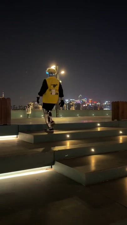 This robot is delivering food alone 
at night while you're sleeping 😱🤖
No salary. No fear. Just...