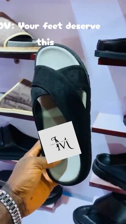 Another day to dm Us for your orders!
#LekeeLekee #footwearlovers #unisexfootwears