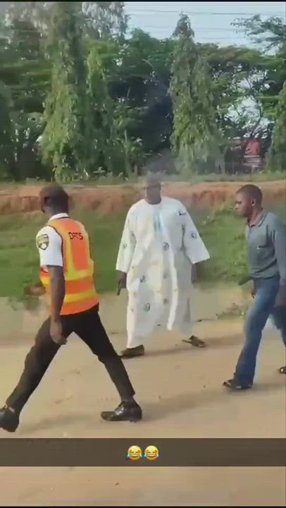 Shocked as a man brought out a Gun during confrontation with a VIO officer in Abuja