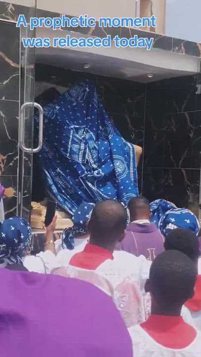 See the moment a new statue was unveiled at this catholic church which got everyone up and excited.