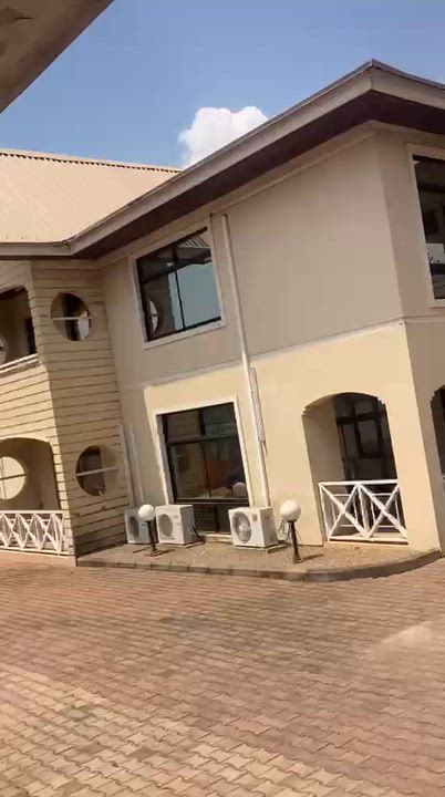 HOUSE FOR SALE

★DETAILS★
 5bedroom fully detached duplex with 2bedroom bq.

Location:  Maitama Made...