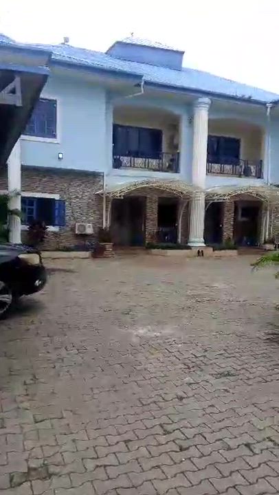 HOUSE FOR SALE

★DETAILS★

Location: Maitama Main, Abuja.

1. A fully detached duplex with:
   - 10...