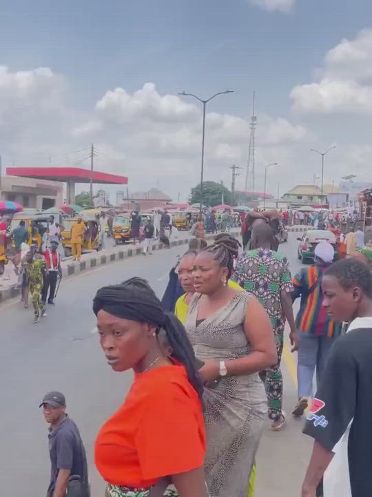 A truck has reportedly lost control, crushing people and vehicles along Beere–Oja Oba Road in Ibadan...