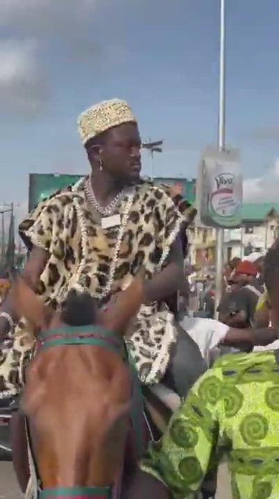 Portable rode on a horse to confront Carter Efe. Watch out for the Chaos in the ring tonight.