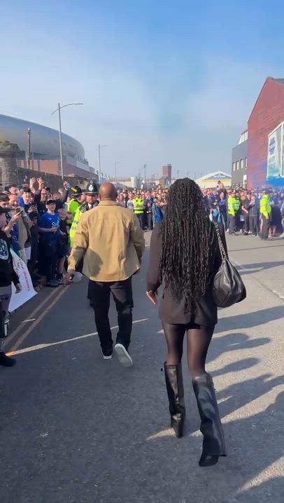Nigeria’s highest #PremierLeague goalscorer, legendary Yakubu Aiyegbeni returned to #Everton and rec...