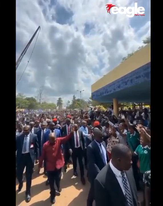 Students of Abia State University erupted in joy as Governor Alex Otti arrived on campus this aftern...