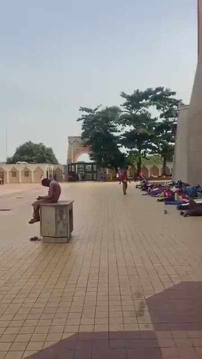 See how some APC Arewa youths who traveled to Abuja for the National Convention, are stranded on the...