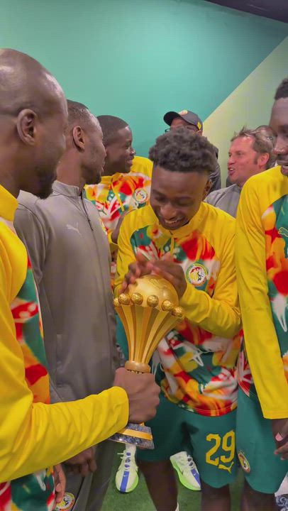 #Senegal🇸🇳 paraded the #AFCON 2025 trophy before today's friendly game against Peru at the Stade de...
