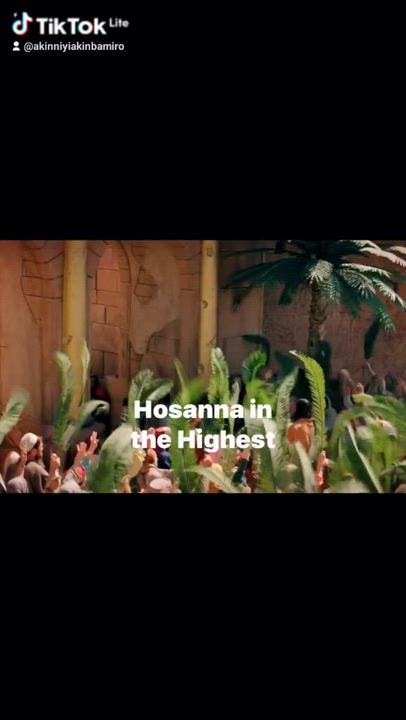 Blessed is He who comes in the name of the Lord
Hosanna, Hosanna, Hosanna
Blessed is He who comes in...