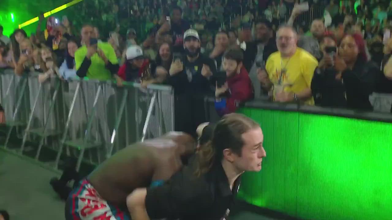 Nigerian 🇳🇬 wrestler Oba Femi has taken over the WWE 🙌🏾🔥

Naija no Dey carry last