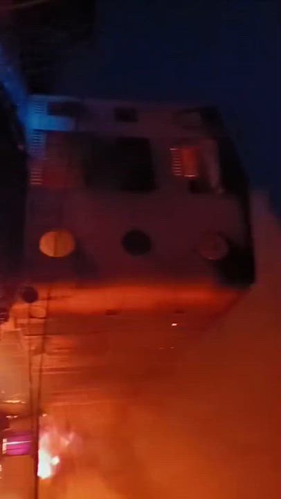Fire guts down 3 building on Popo Street, Tejuosho, Yaba Lagos in the early hours of today 4th April...